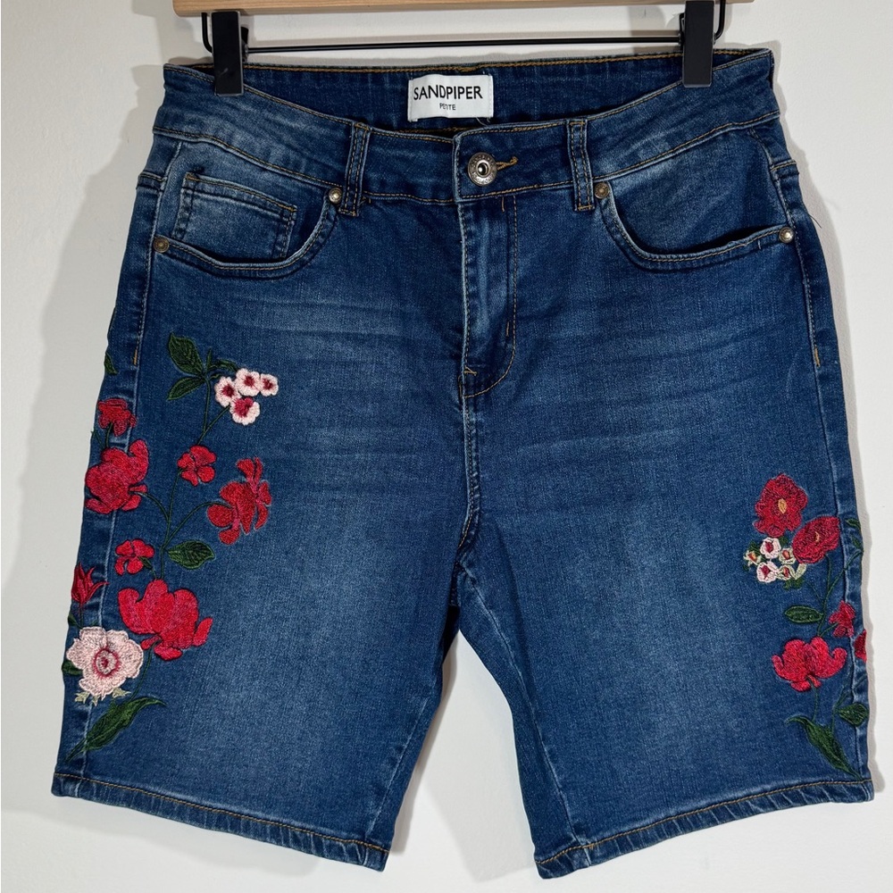 Sandpiper Petite Women’s Denim Shorts‎ Size 12P Floral Embroidered Jean Bermuda